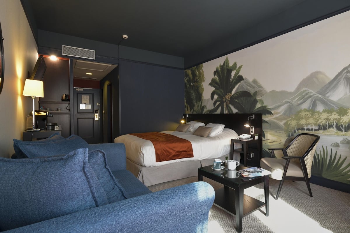 Junior Suite - 1 double bed and sofa | Premium bedding, minibar, in-room safe, desk