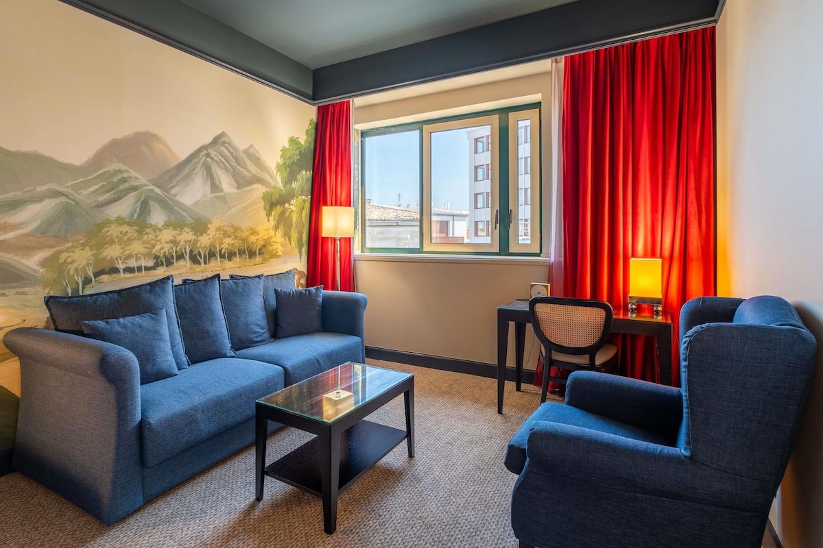 Suite Junior (1 Double Bed and Sofa)