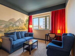 Junior Suite - 1 double bed and sofa | Premium bedding, minibar, in-room safe, desk - Mercure Bordeaux Château Chartrons (Bordeaux)