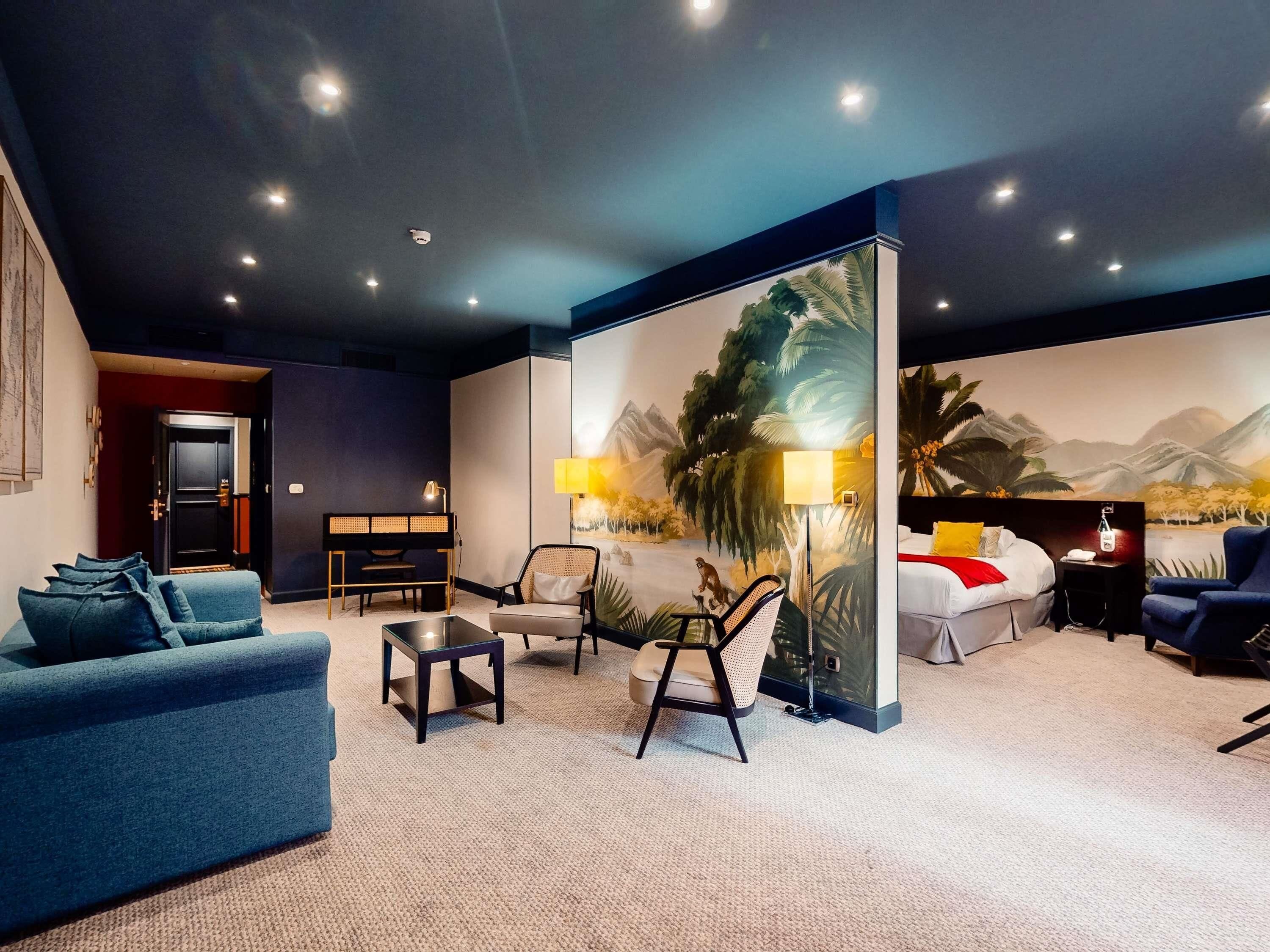 Standard Suite, 1 Double Bed with Sofa bed | Premium bedding, minibar, in-room safe, desk