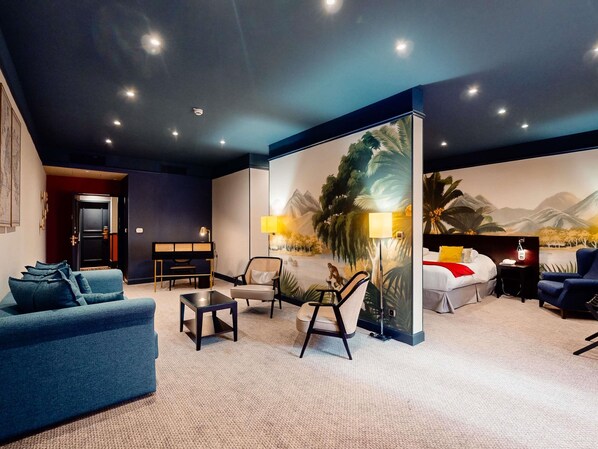 Standard Suite, 1 Double Bed with Sofa bed | Premium bedding, minibar, in-room safe, desk