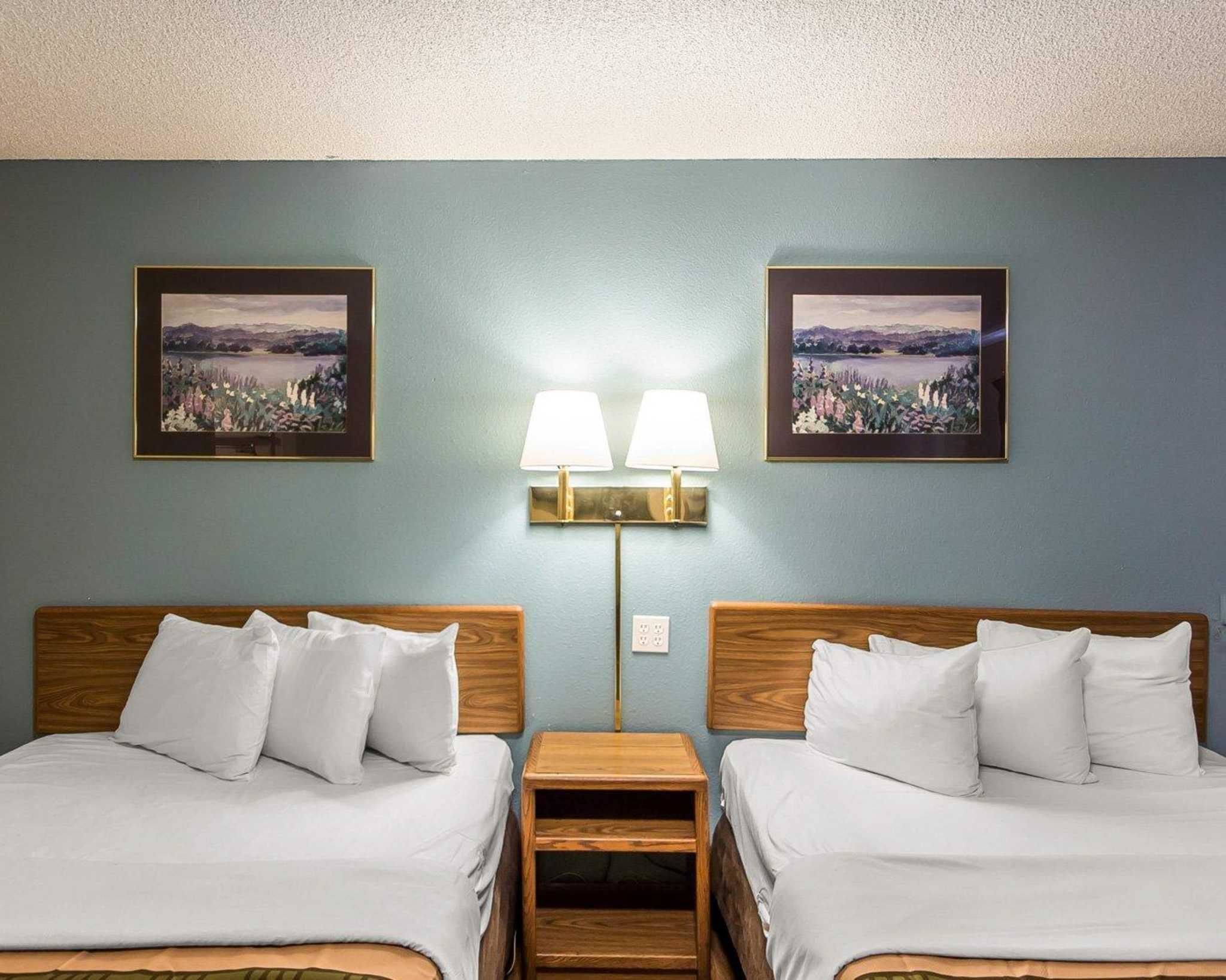 Quarto casal | Roupas de cama premium, ferros/tábuas de passar roupa, Wi-Fi de cortesia