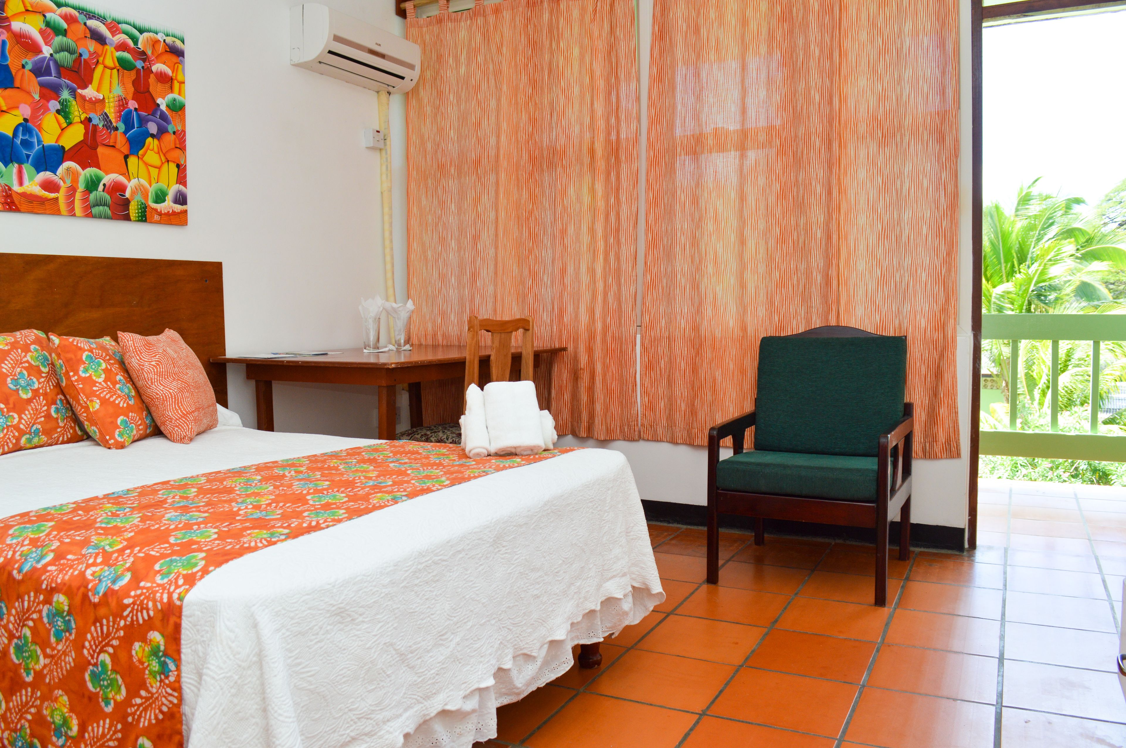 Photo - Portsmouth Beach Hotel