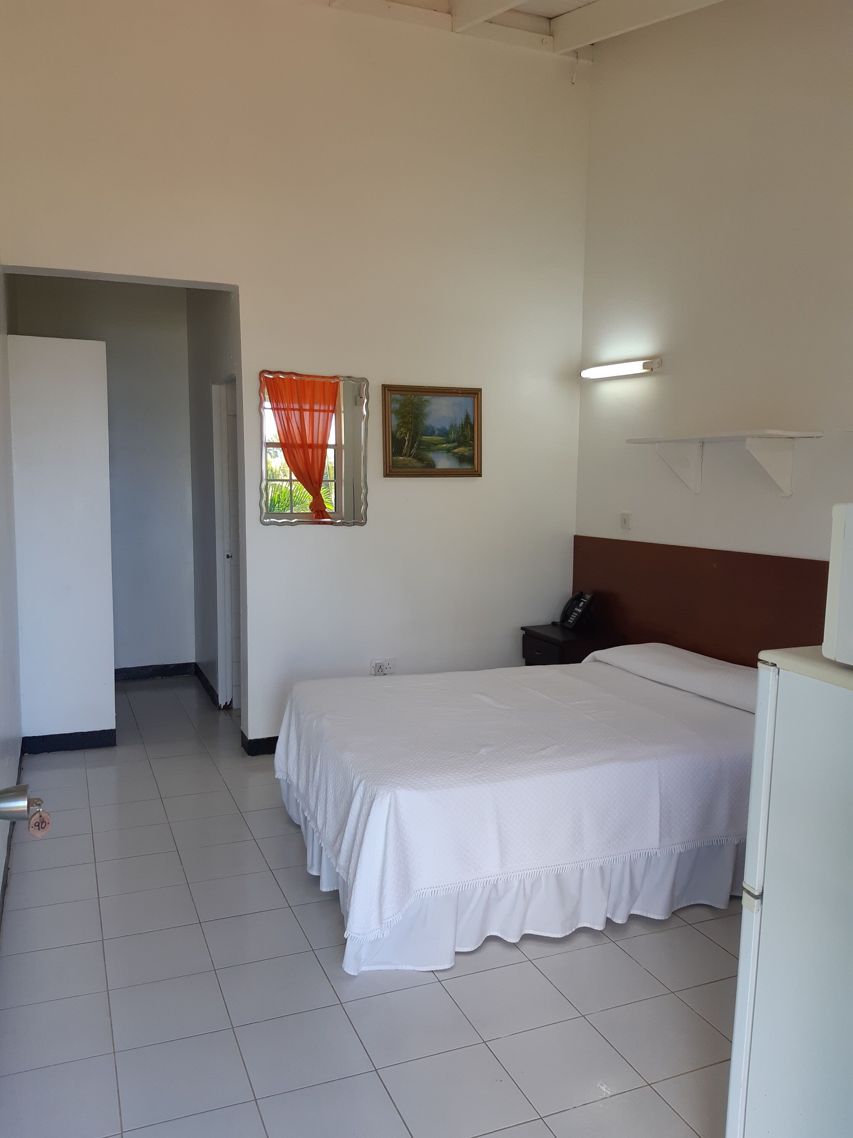 Photo - Portsmouth Beach Hotel