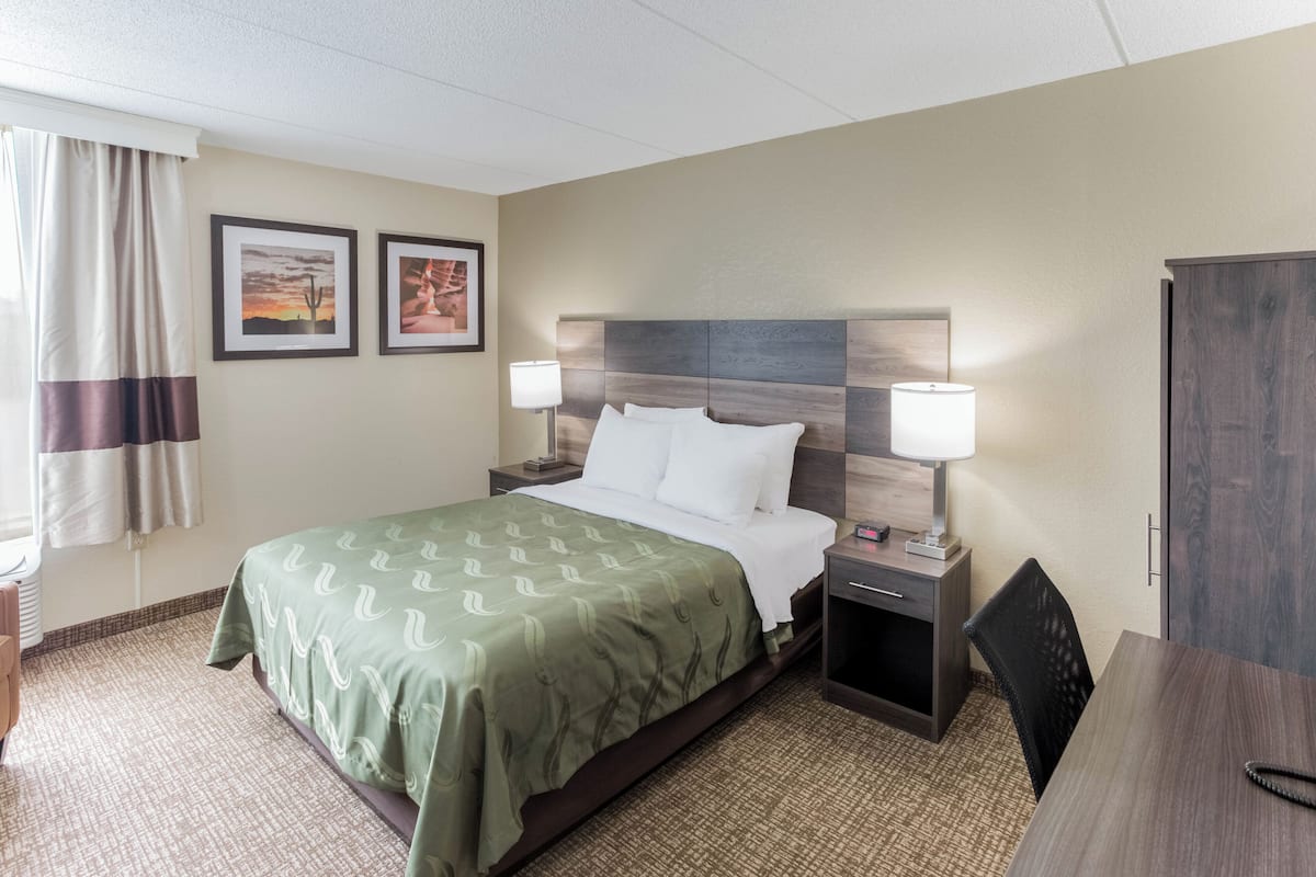 1 bedroom, premium bedding, pillowtop beds, desk