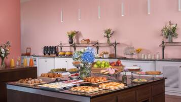 Abendessen, lokale KĂŒche, Blick aufs Meer