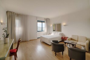 Superior Room | Down comforters, minibar, in-room safe, desk