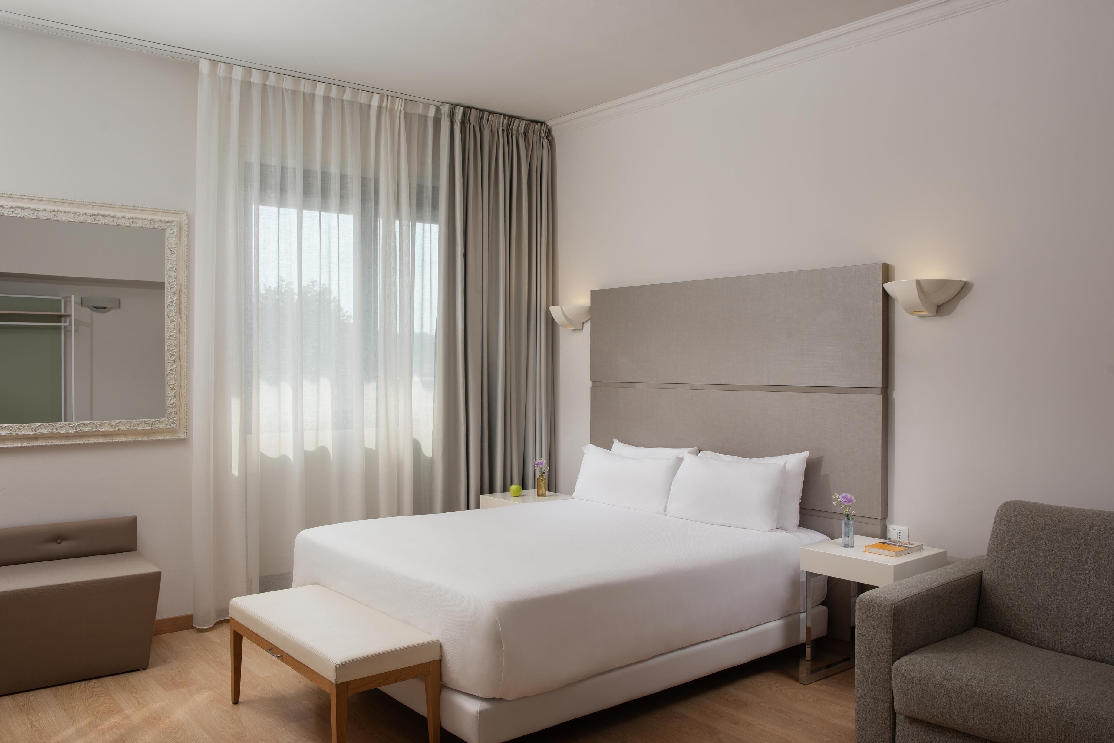 Couette en duvet d'oie, minibar, coffres-forts dans les chambres, bureau