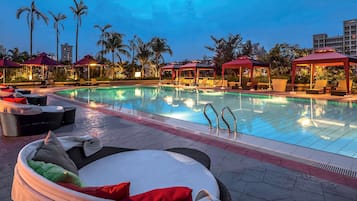 Outdoor pool, open 6:30 AM to 9:00 PM, free cabanas, sun loungers