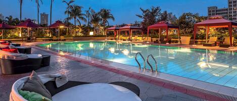 Outdoor pool, open 6:30 AM to 9:00 PM, free cabanas, sun loungers