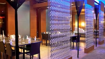 Breakfast, lunch and dinner served