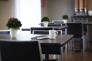 Free daily full breakfast