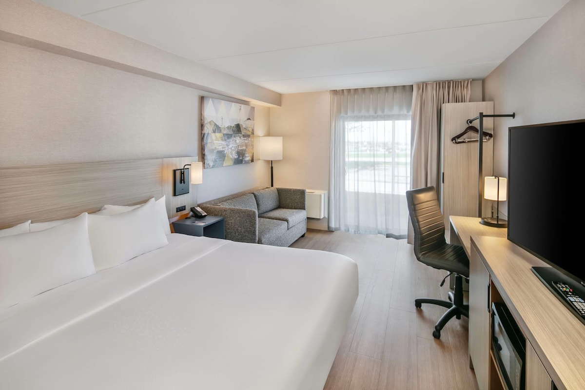 Room, 1 King Bed with Sofa bed, Non Smoking | Desk, iron/ironing board, high-speed internet, alarm clocks