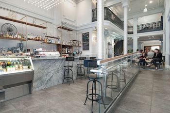 Daily cooked-to-order breakfast for a fee at Axiom Hotel