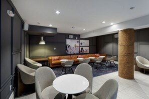 Lounge - Axiom Hotel (San Francisco)