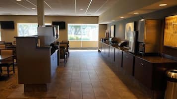 Lunch and dinner served