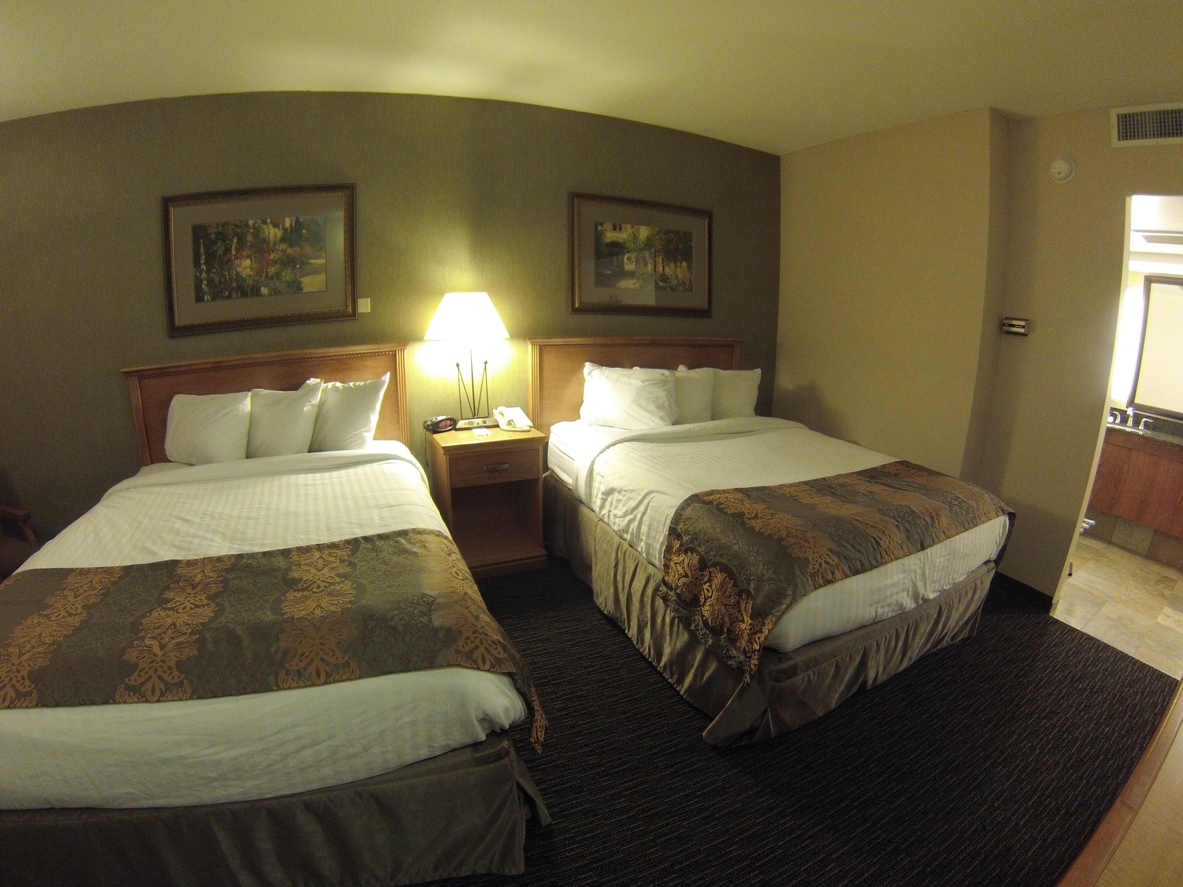 desk, free cots/infant beds, rollaway beds, free wifi