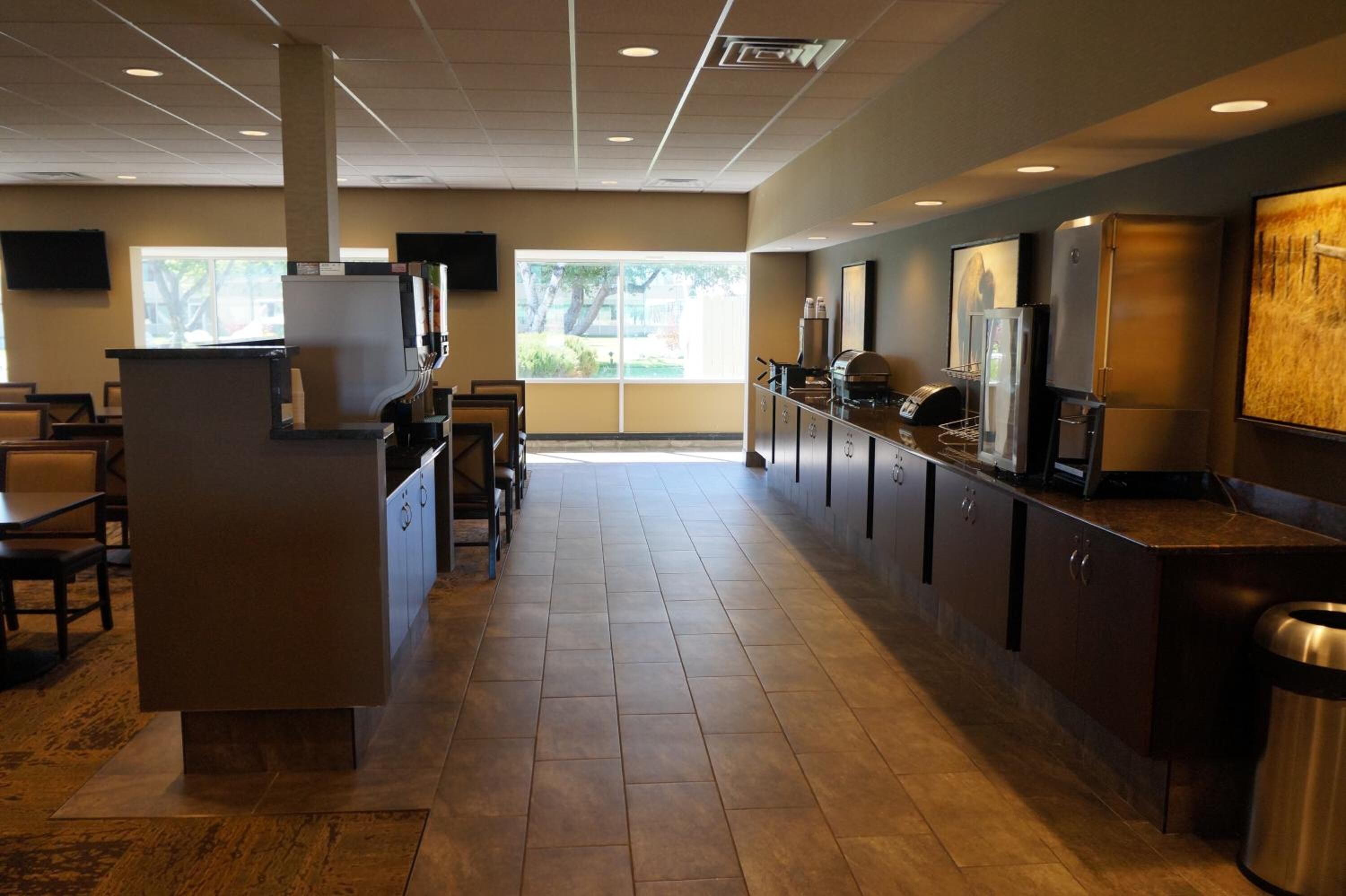 lunch and dinner served