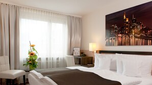 Standard Double or Twin Room | Hypo-allergenic bedding available, minibar, desk, blackout drapes
