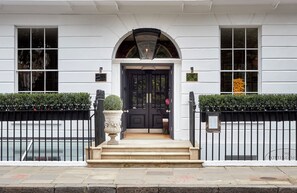Property entrance - Dorset Square Hotel, Firmdale Hotels (London)