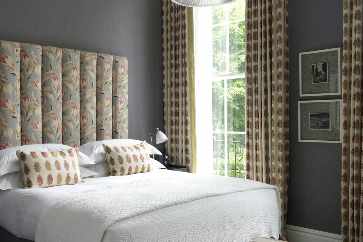 Italialaiset Frette-lakanat, ylelliset vuodevaatteet, minibaari