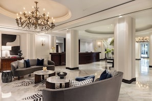 Lobby-Lounge