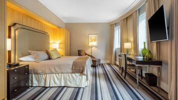 Luxury Suite, 1 King Bed (Rodgers and Hammerstein) | Premium bedding, pillowtop beds, in-room safe, desk