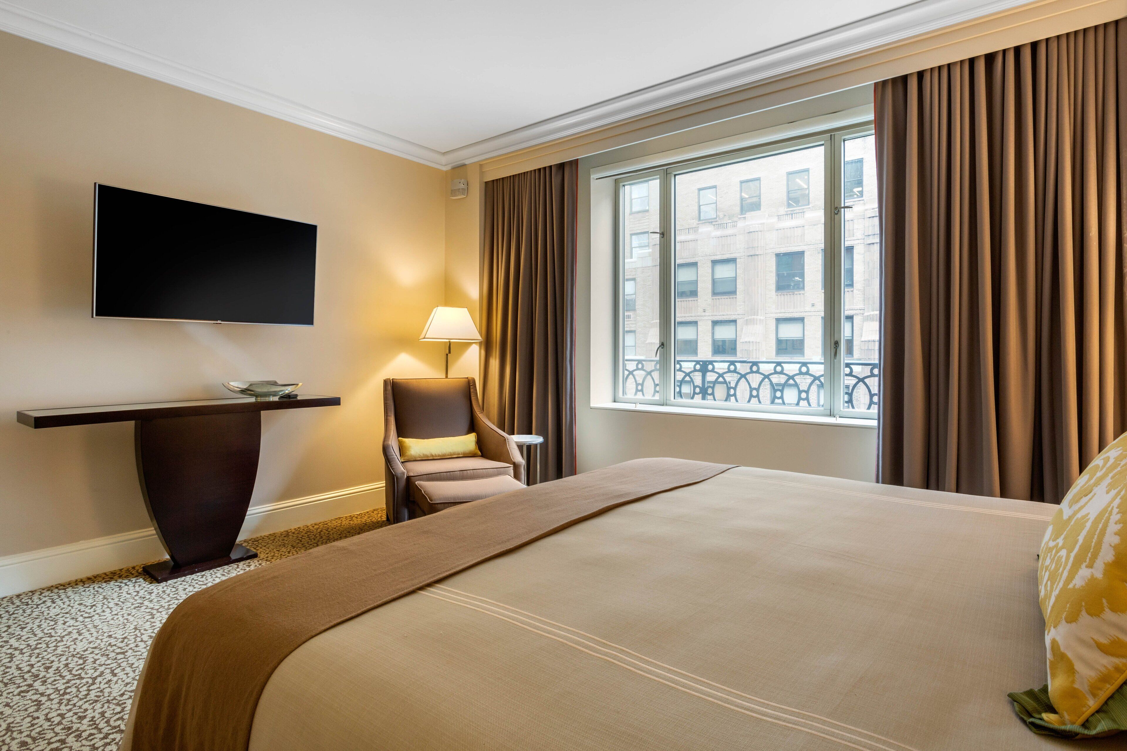 Premium bedding, pillowtop beds, in-room safe, desk