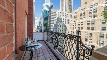 Premier Room, 1 King Bed, Terrace (Executive) | Terrace/patio