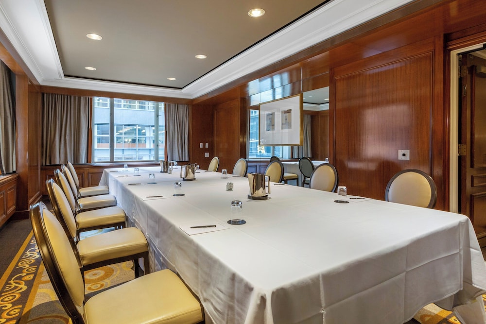 Omni Berkshire Place by null