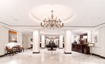 Reception area at Omni Berkshire Place