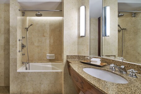 Sheraton Towers Singapore - Image 24