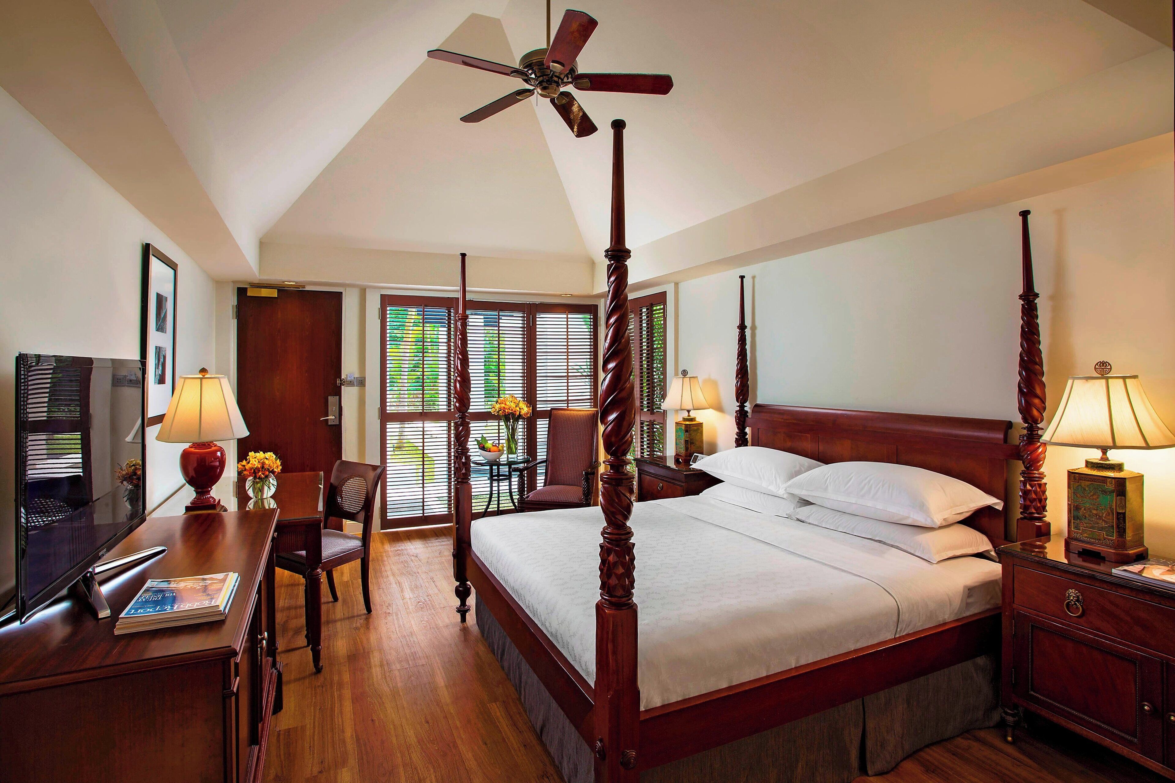 club room, 1 king bed, balcony | 1 bedroom, premium bedding, pillow-top beds, minibar