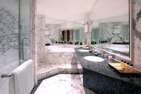 Sheraton Towers Singapore - Image 5