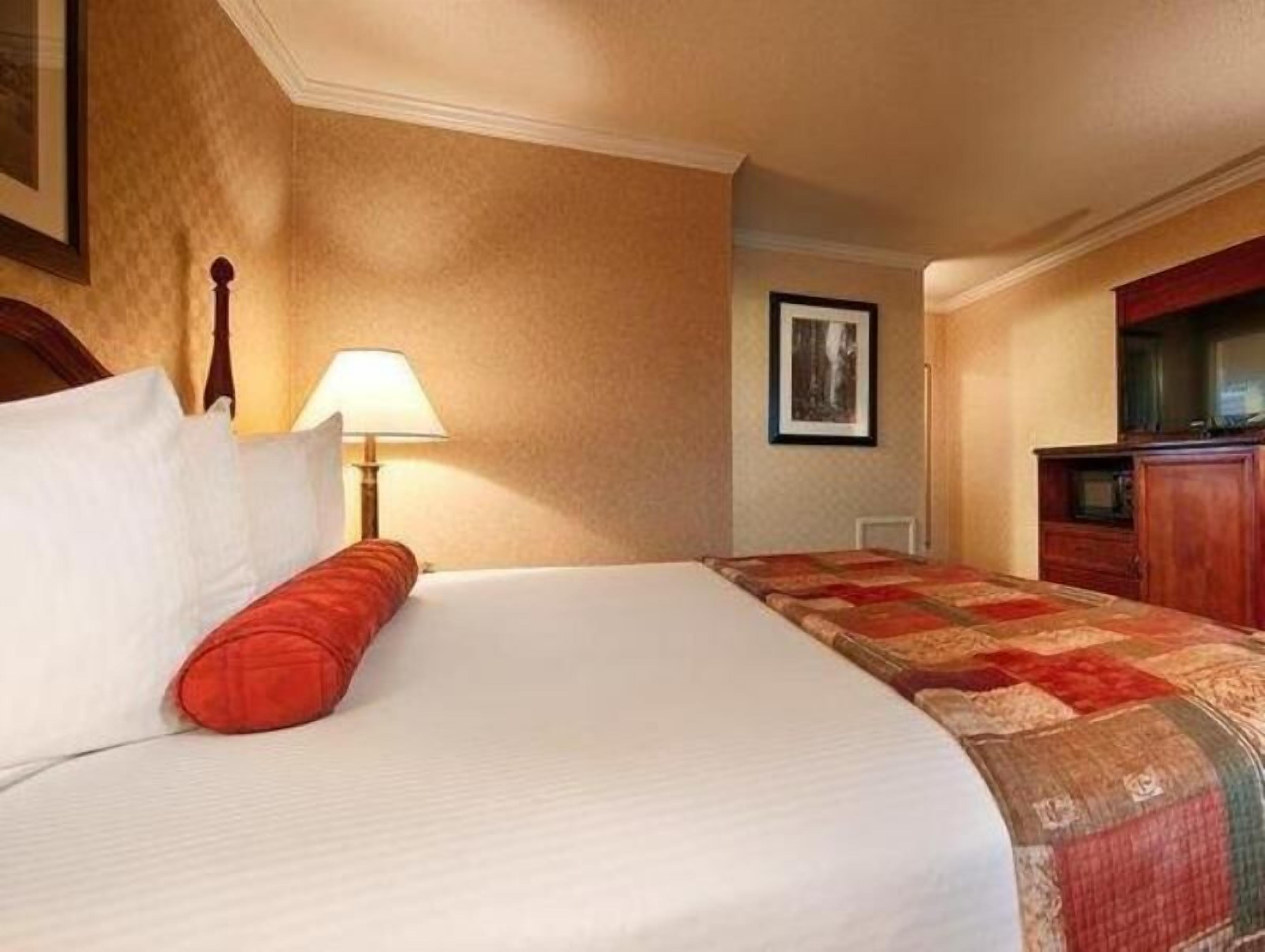 Espace de travail pour ordinateurs portables, fer et planche à repasser