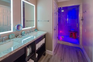 Suite, 1 King Bed, Non Smoking, Refrigerator & Microwave | Bathroom