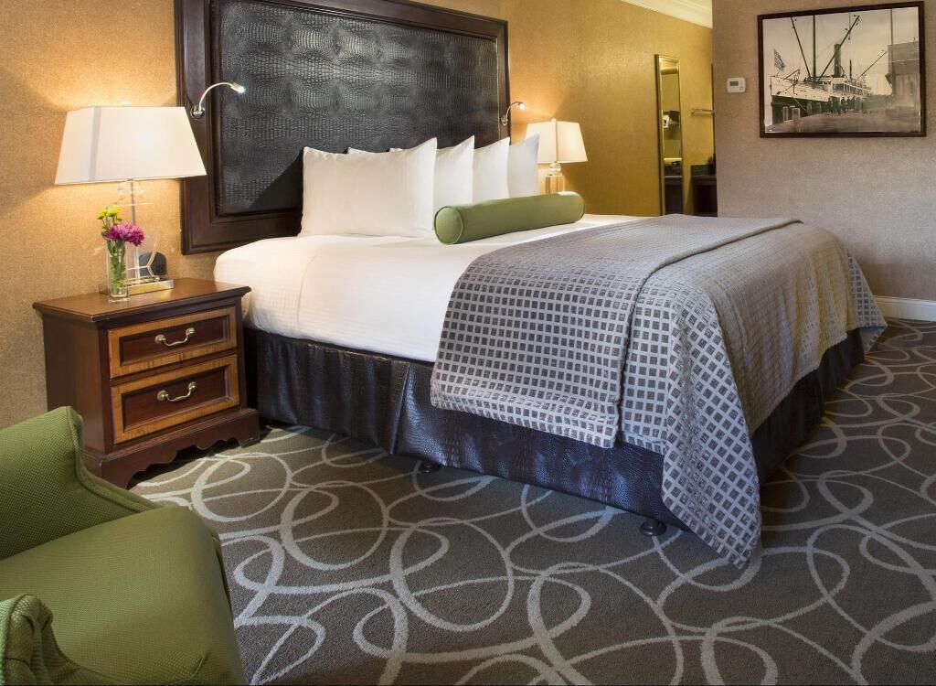 Espace de travail pour ordinateurs portables, fer et planche à repasser