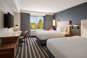Premium bedding, in-room safe, desk, laptop workspace - Courtyard by Marriott Culver City Los Angeles (Culver City)