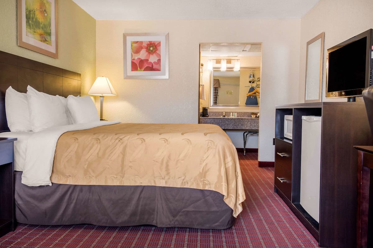In-room safe, iron/ironing board, free cots/infant beds, rollaway beds