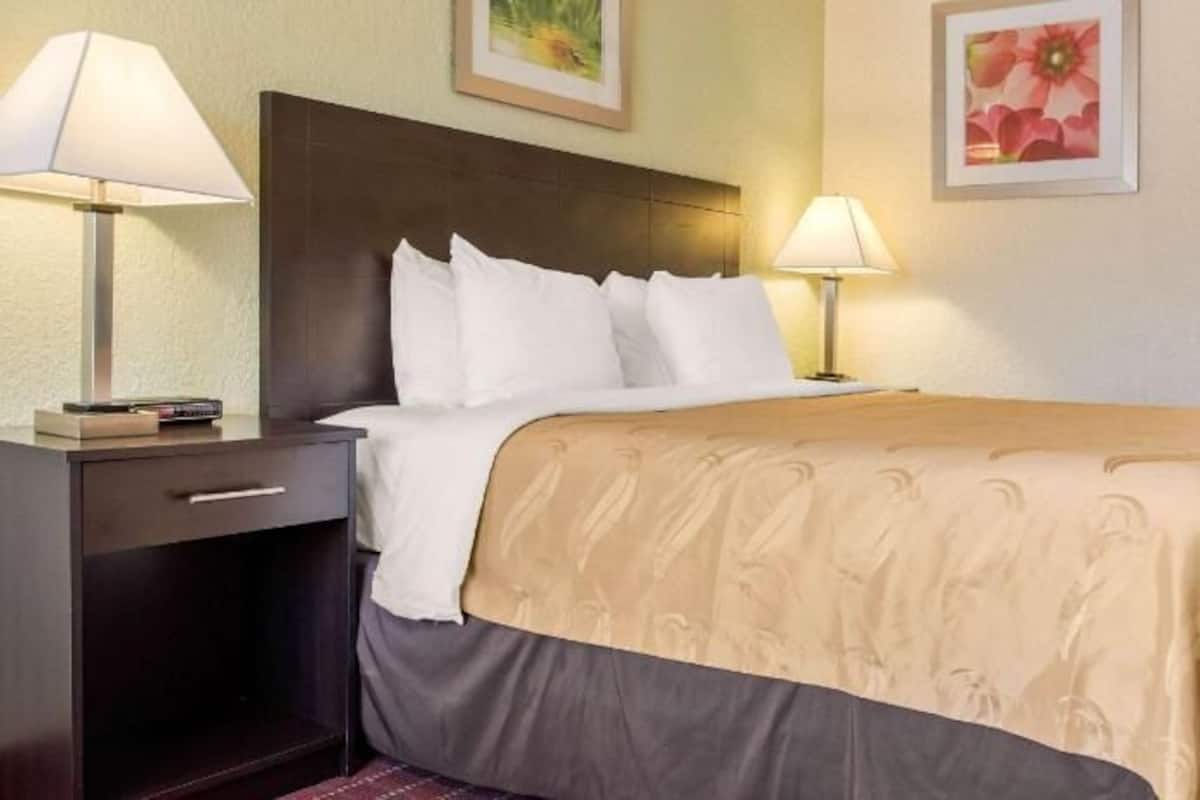 In-room safe, iron/ironing board, free cots/infant beds, rollaway beds