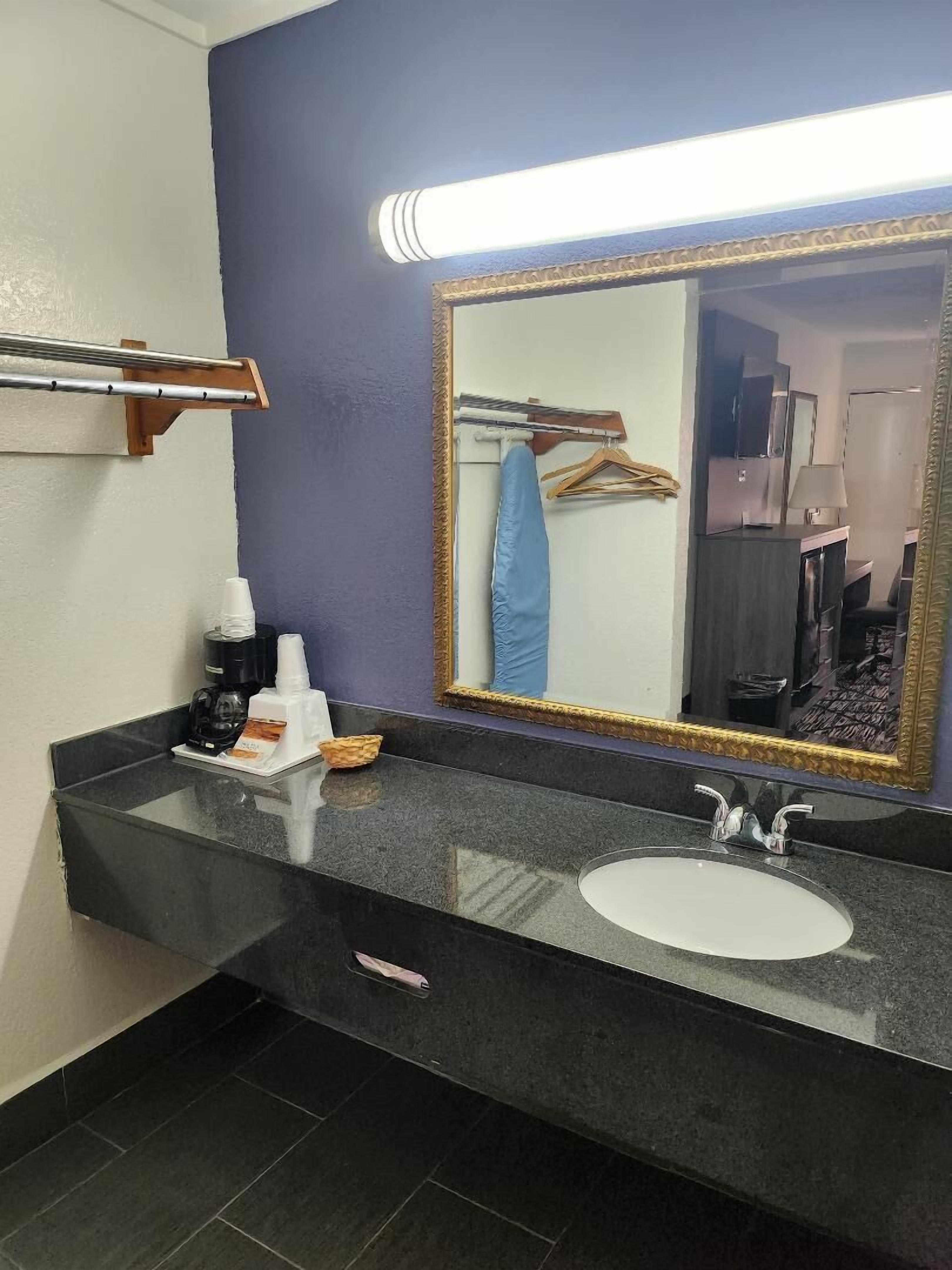 Americas Best Value Inn Forest