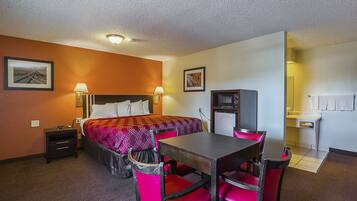 Habitación estándar, 1 cama de matrimonio grande, no fumadores | Cortinas opacas, cunas (de pago), camas supletorias y wifi gratis