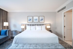 Grand Suite, 1 King Bed (Sofa bed, Wet Bar) | Premium bedding, minibar, in-room safe, desk