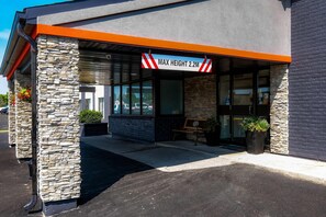 Exterior - Comfort Inn Belleville (Belleville)