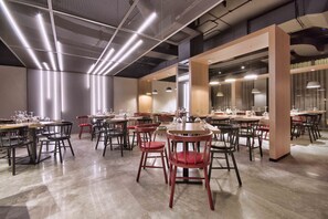 4 restaurants, breakfast, lunch, dinner served; Mediterranean cuisine 