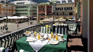 Free daily continental breakfast