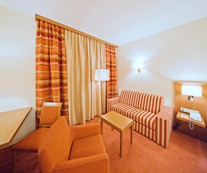 80-cm-Flachbildfernseher mit Satellitenempfang, Fernseher