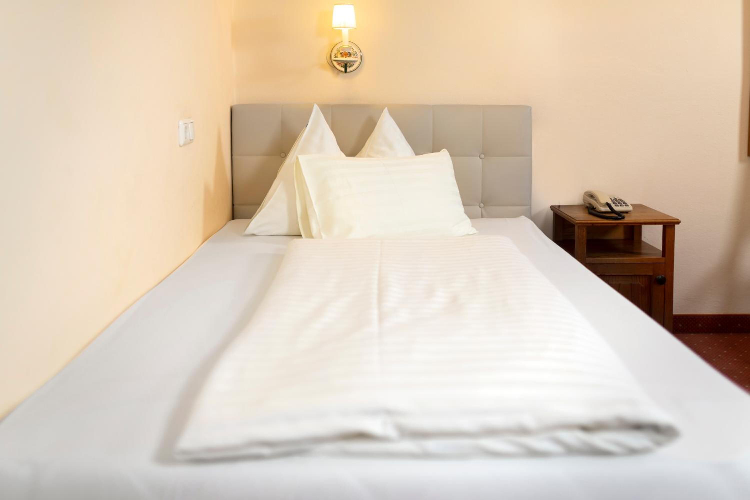 1 bedroom, hypo-allergenic bedding, minibar, in-room safe