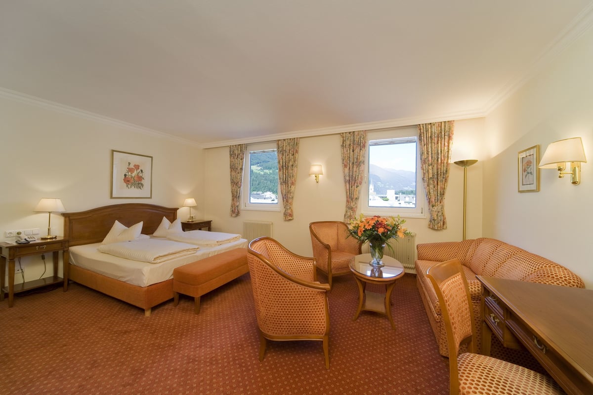 Superior Double Room | Hypo-allergenic bedding, minibar, in-room safe, desk
