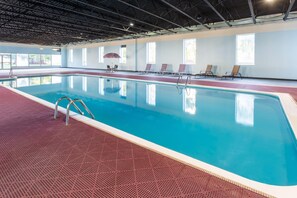 Una piscina cubierta